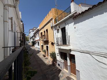 Adossat amb balcó en venda a Calle Bermeja 7
