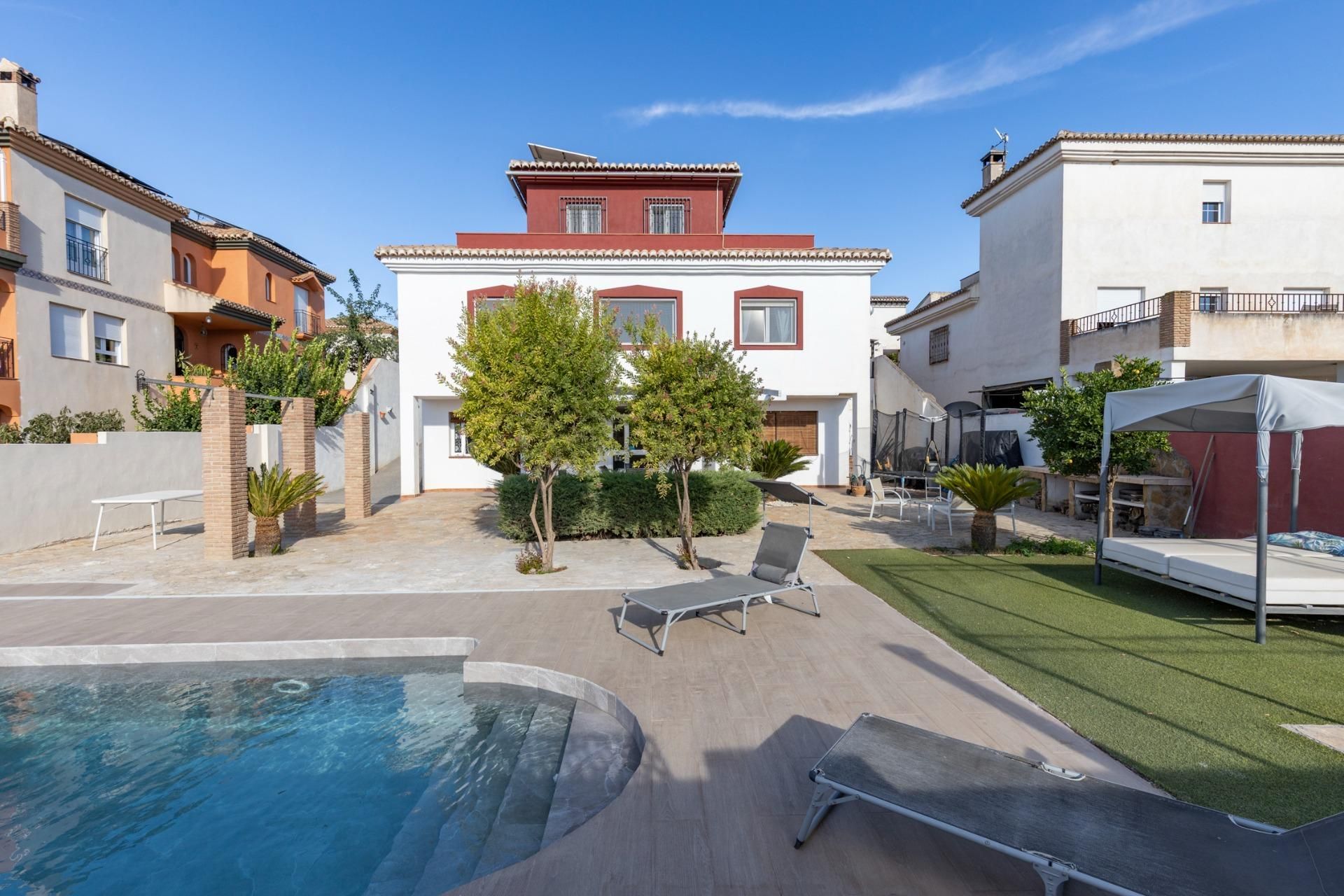 Vista exterior de Casa o chalet en venta en Alhendín con Calefacción, Jardín privado y Terraza