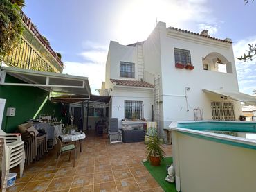 Haus mit Balkon zum Verkauf in Cártama pueblo