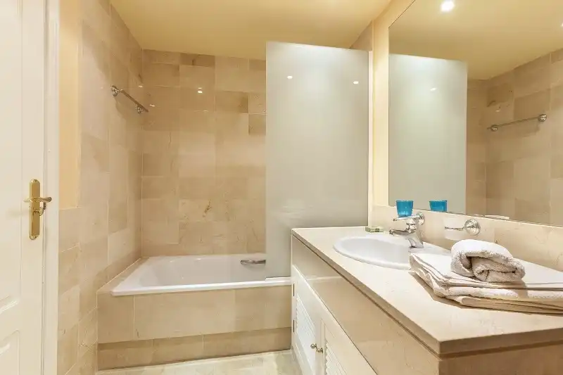 Habitatge amb piscina en venda a Nueva Andalucía, imagen 11