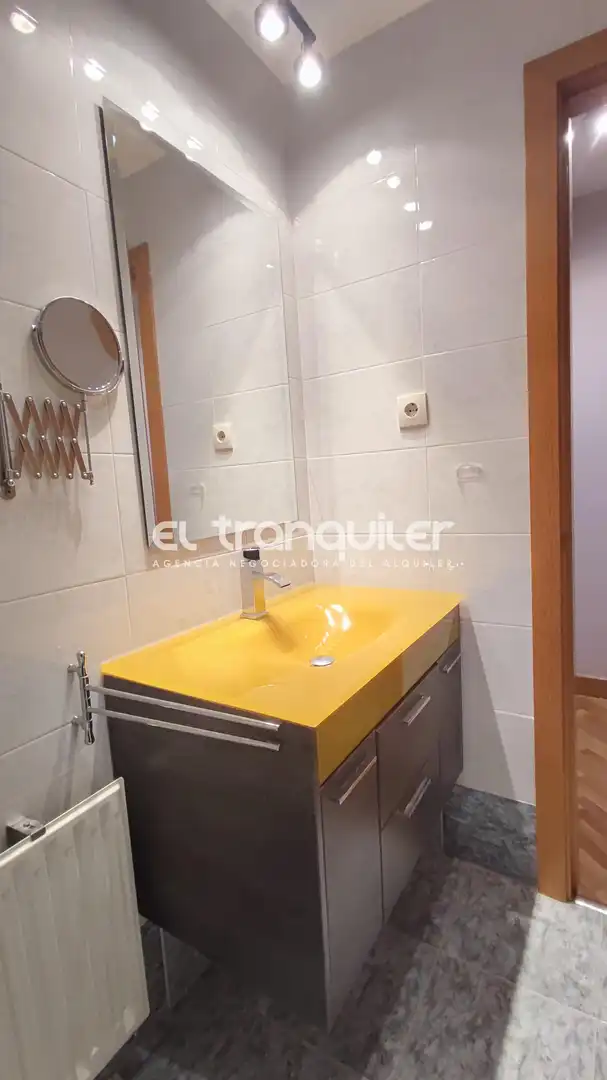 Bany de Àtic de lloguer en Madrid amb Aire condicionat, Parquet i Terrassa