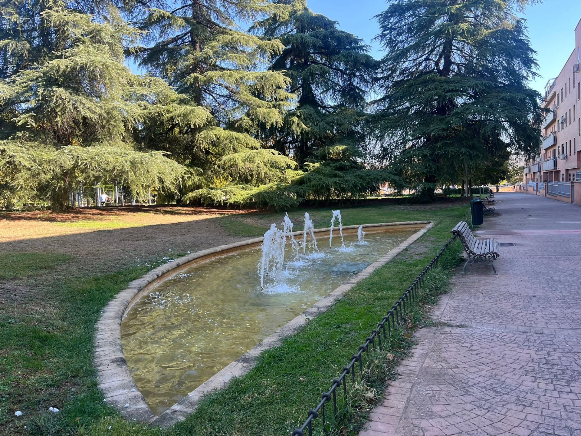 Garden of Flat to rent in  Madrid Capital  with Air Conditioner, Heating and Private garden