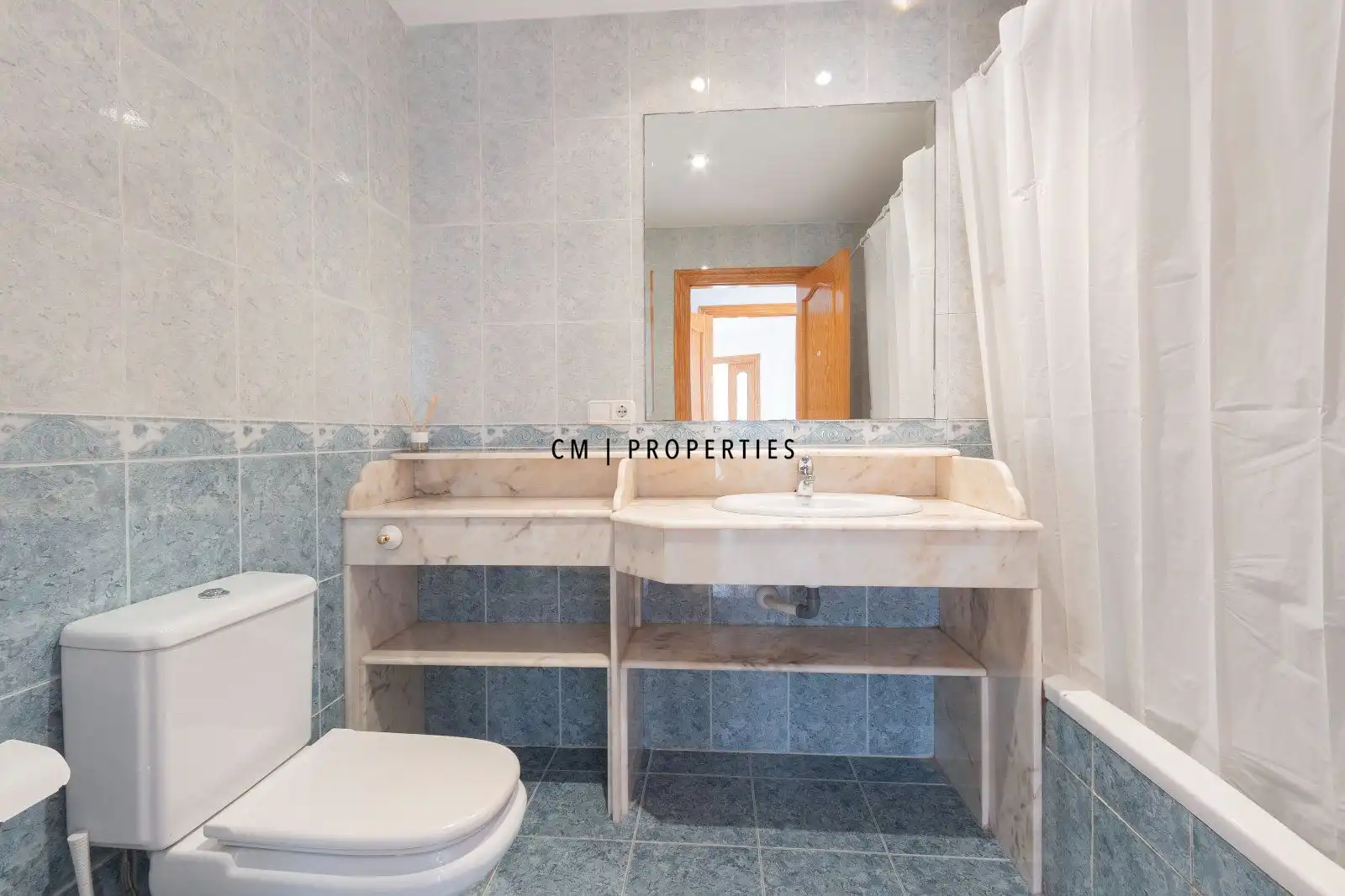 Bathroom of Flat for sale in Altea  with Air Conditioner and Terrace