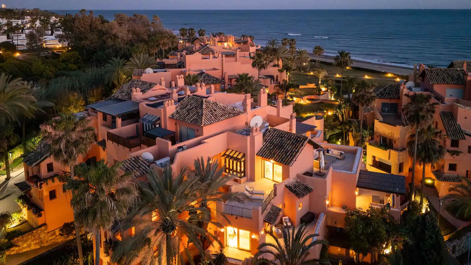 Vista exterior de Ático en venta en Marbella con Aire acondicionado, Terraza y Trastero