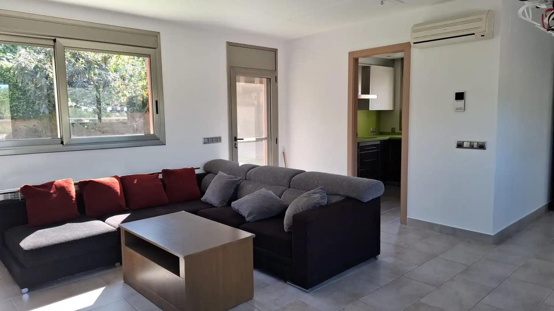 Sala de estar de Casa o chalet en venta en Vallirana con Aire acondicionado, Calefacción y Terraza