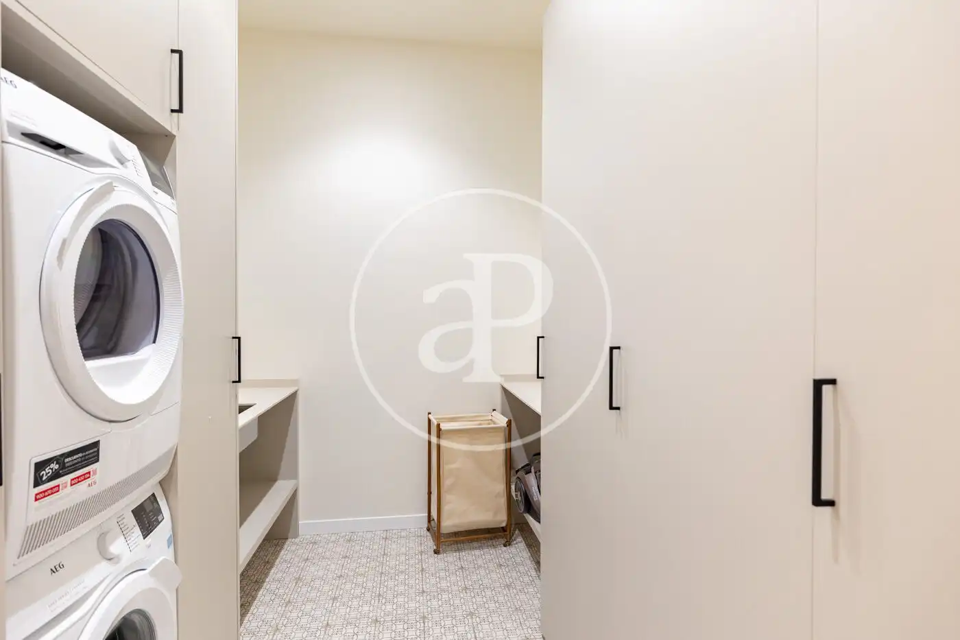 Badezimmer von Wohnung zum Verkauf in Barcelona mit Klimaanlage, Heizung und Möbliert