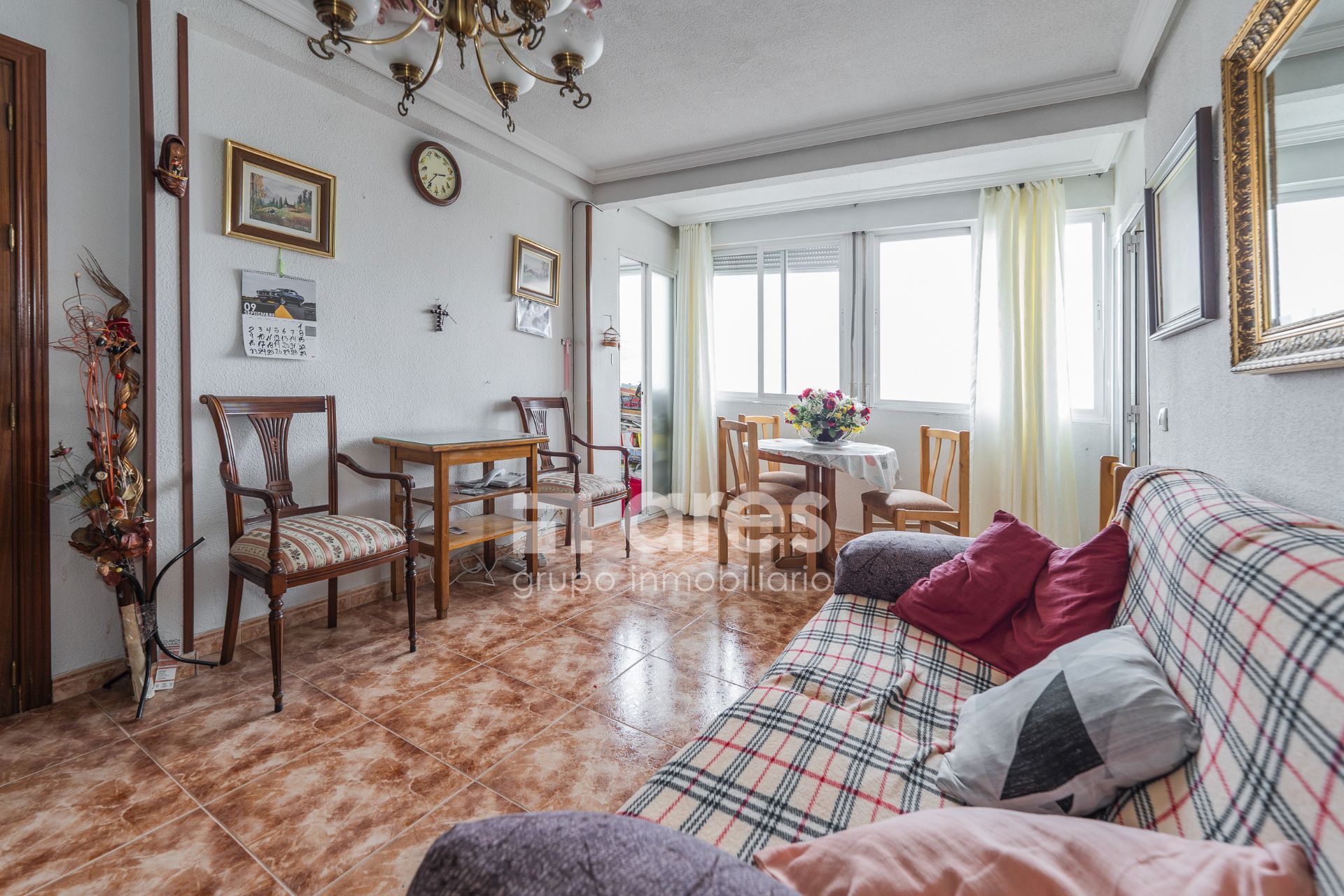 Living room of Flat for sale in  Madrid Capital  with Heating