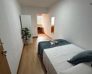 Dormitori de Apartament per a compartir en Coslada amb Aire condicionat, Calefacció i Moblat