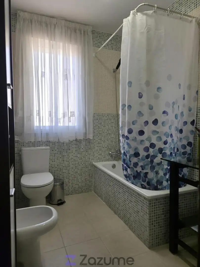 Bathroom of Duplexes for rent in Úbeda  with Air Conditioner, Heating and Furnished