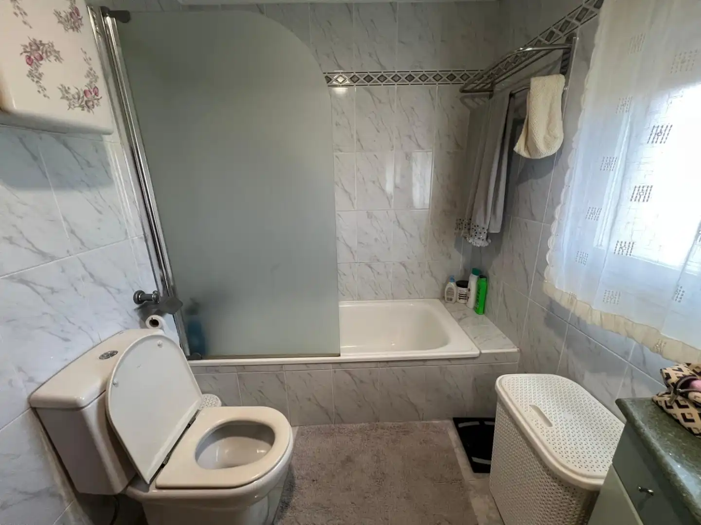 Baño de Piso en venta en  Logroño con Calefacción, Terraza y Trastero