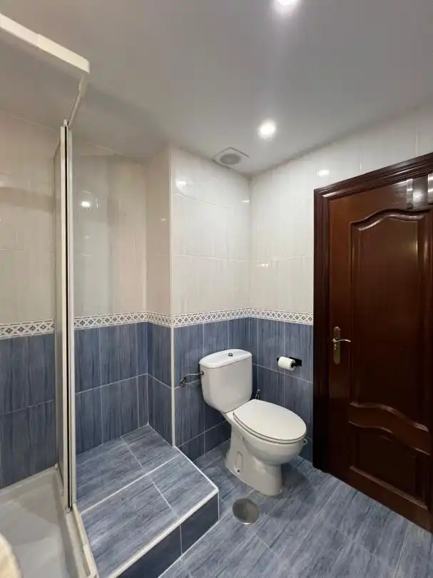 Bathroom of Flat for rent in Gijón   with Heating and Terrace