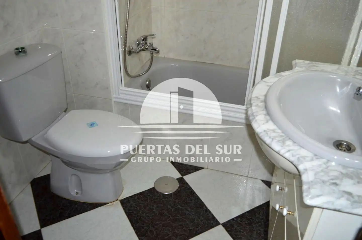 Baño de Piso en venta en Rota