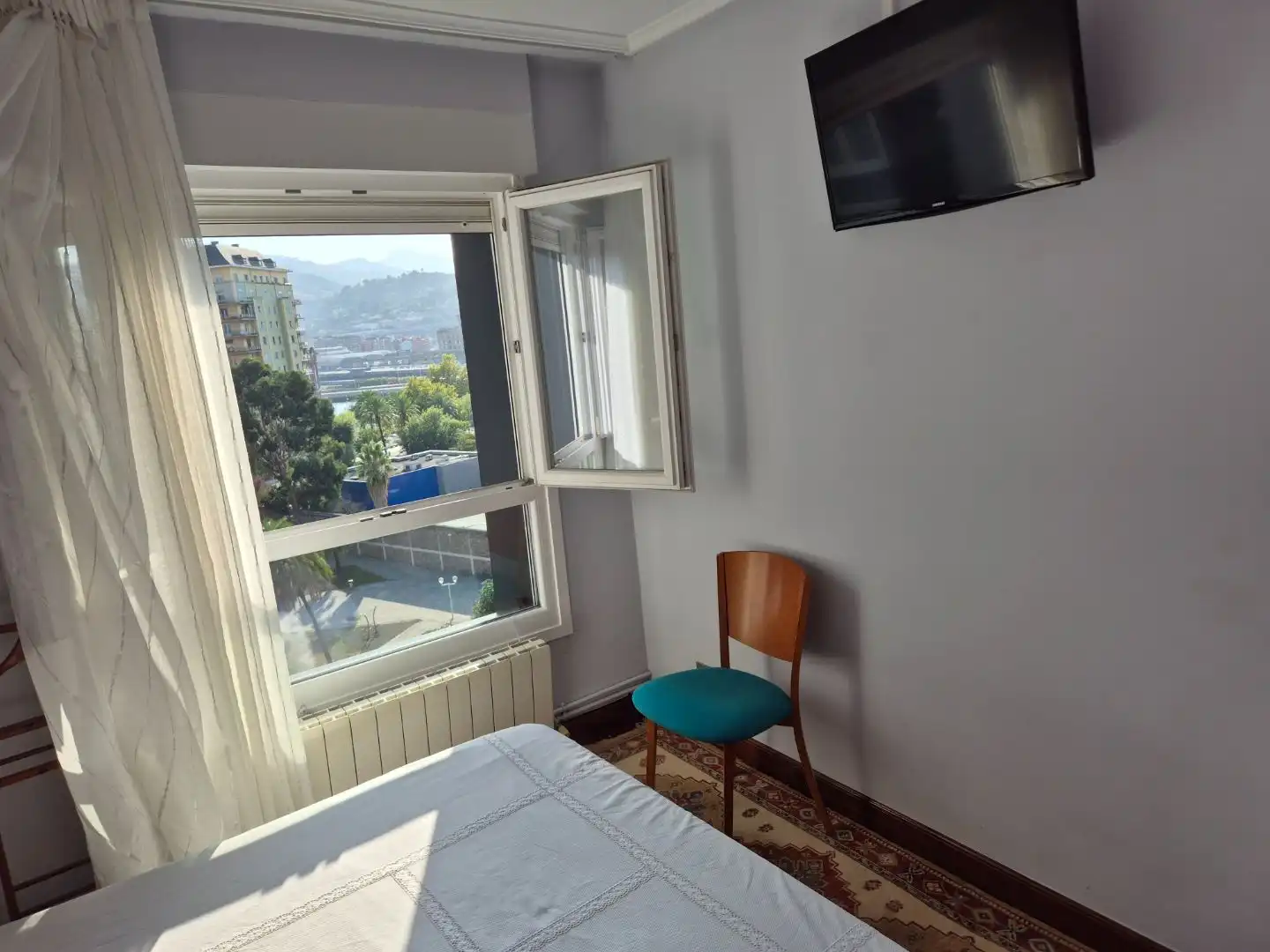 Habitación de Piso en venta en Bilbao  con Terraza y Balcón