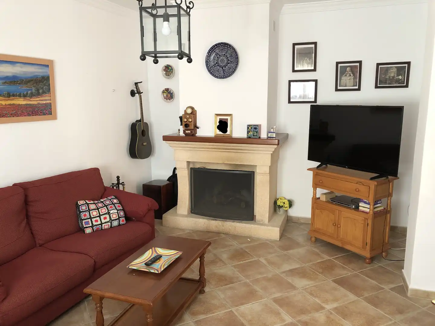 Sala d'estar de Casa o xalet en venda en Atajate amb Terrassa i Moblat