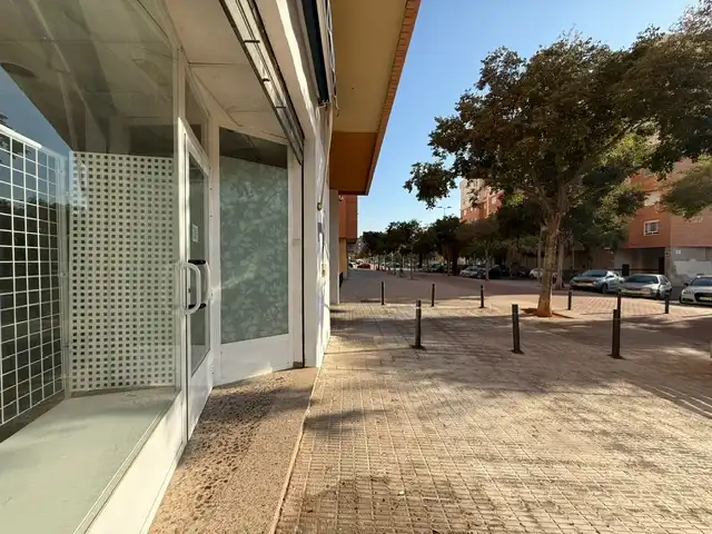 Gewerbefläche zur Miete in Carrer del Riu Adra 34