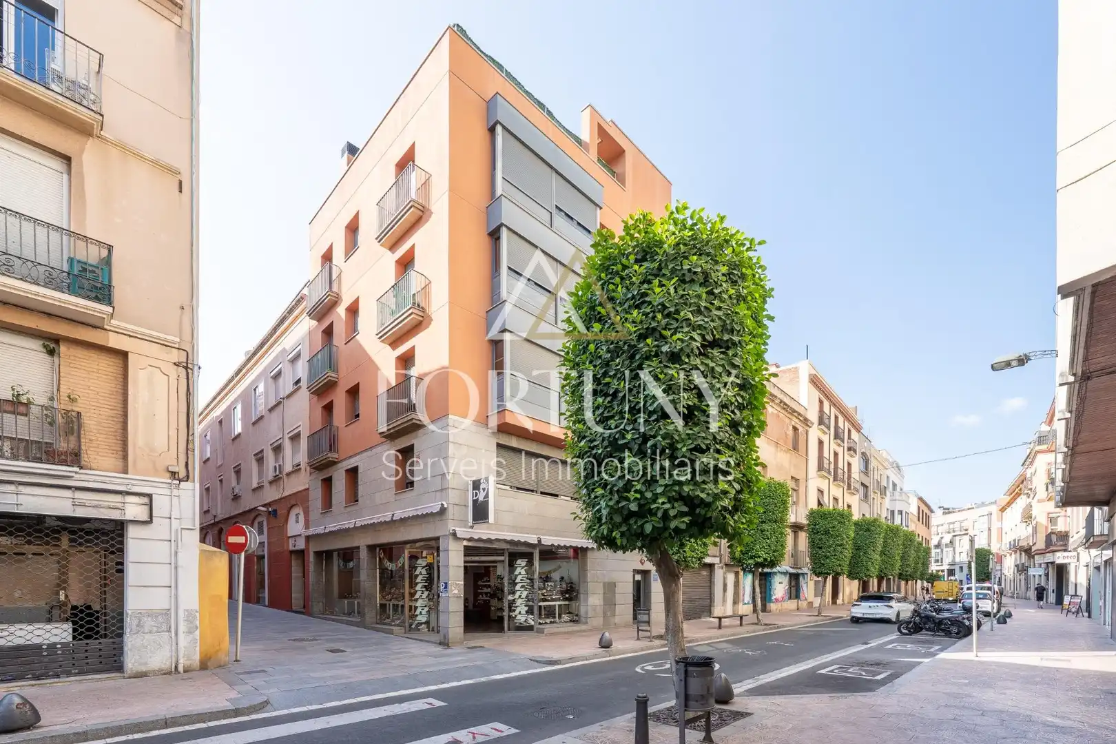 Vista exterior de Àtic en venda en Reus amb Aire condicionat, Terrassa i Balcó