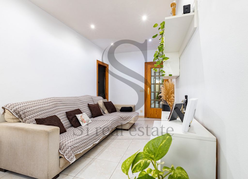 Exterior view of Flat for sale in  Barcelona Capital  with Terrace and Oven