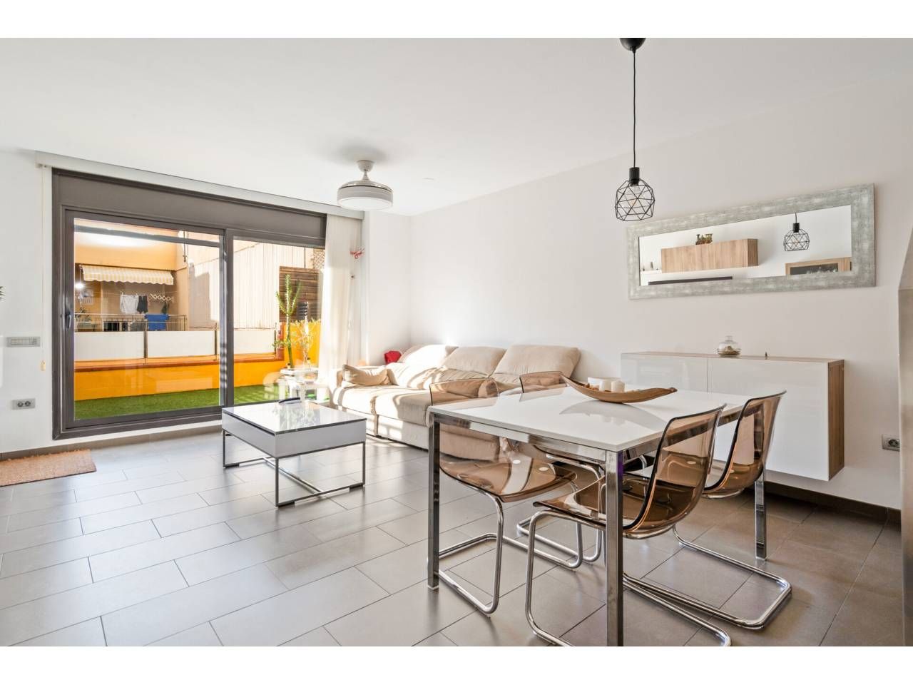 Vista exterior de Casa o chalet en venta en Terrassa con Aire acondicionado, Calefacción y Parquet
