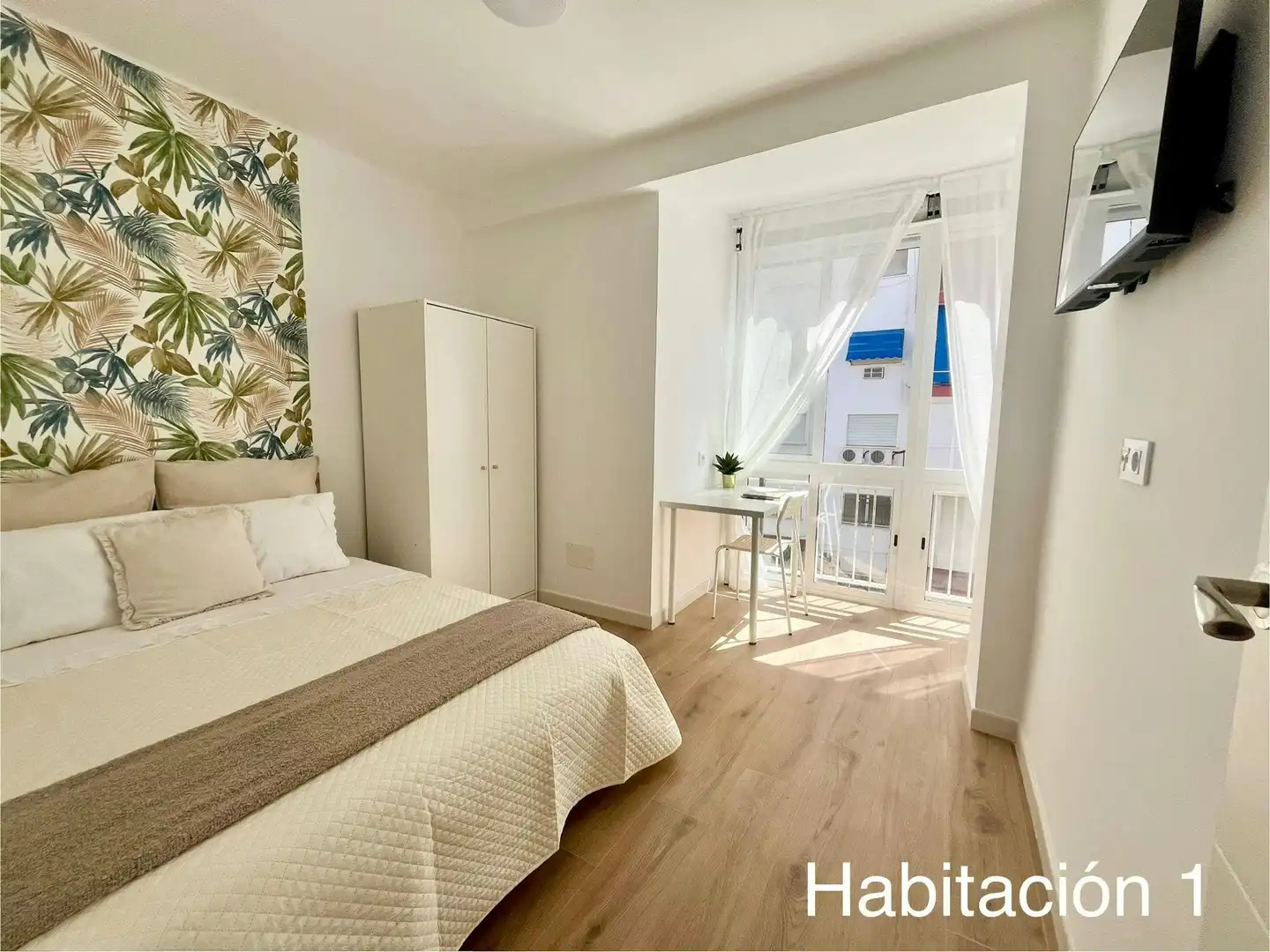 Bedroom of Flat for share in Sevilla  with Furnished, Washing machine and TV