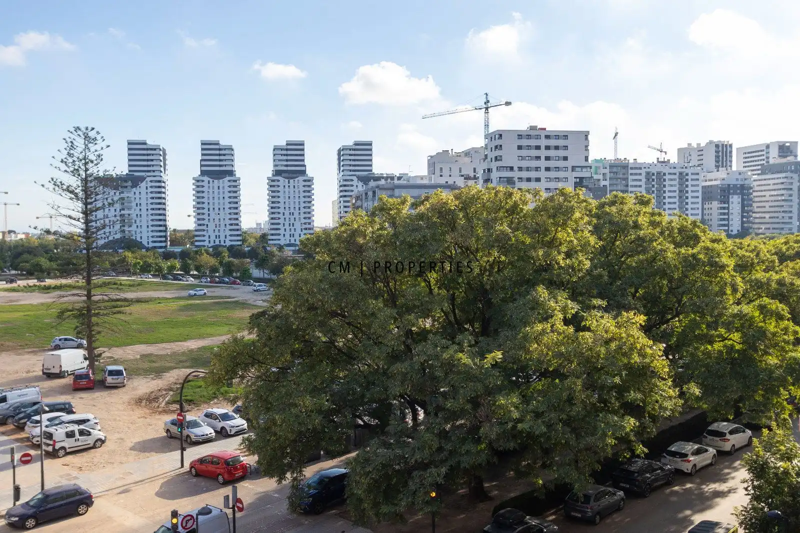 Außenansicht von Wohnung zur Miete in Quatre Carreres
