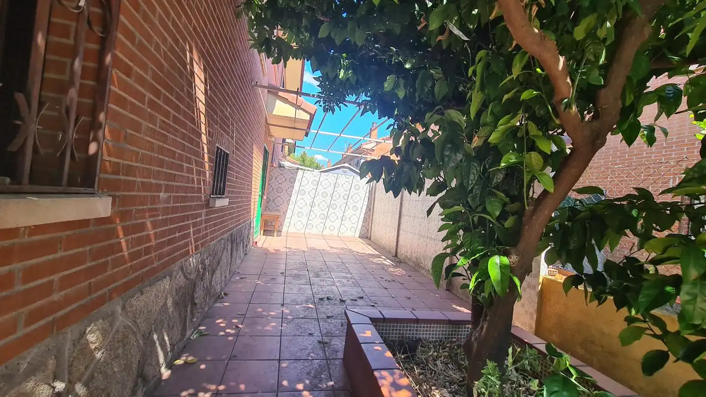 Garden of Houses for sale in La Adrada   with Private garden