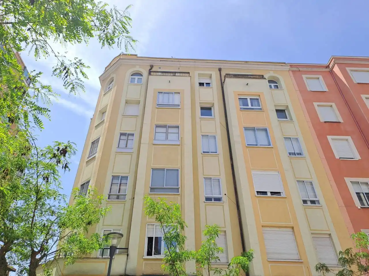 Vista exterior de Piso en venta en Burgos con Calefacción