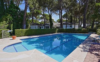 Schwimmbecken von Haus oder Chalet miete in Villanueva de la Cañada mit Heizung, Privatgarten und Terrasse