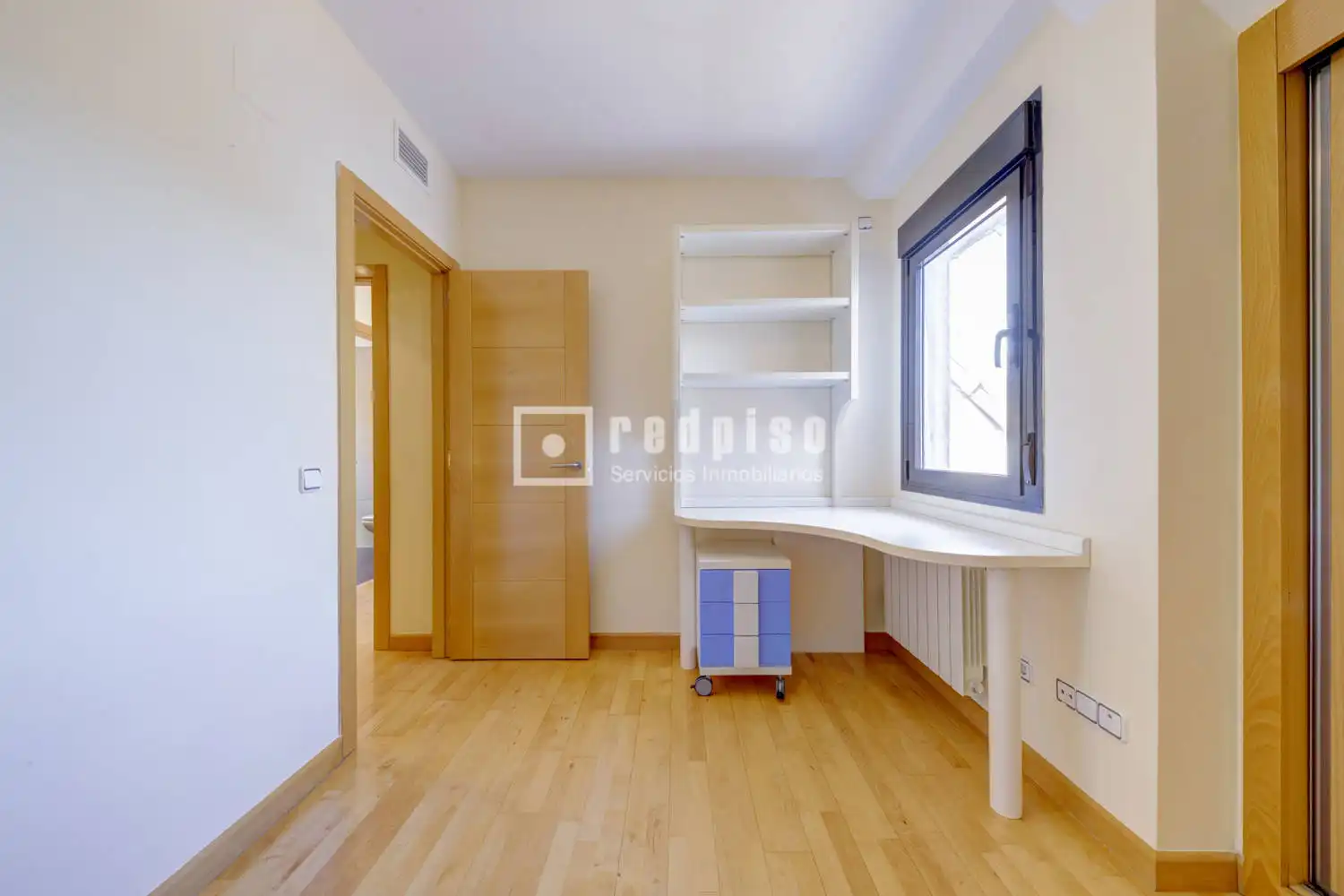 Bedroom of Duplexes for sale in Pozuelo de Alarcón  with Air Conditioner, Heating and Private garden
