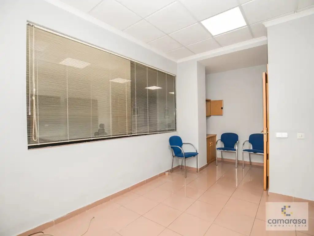 Local en venta en Ávila