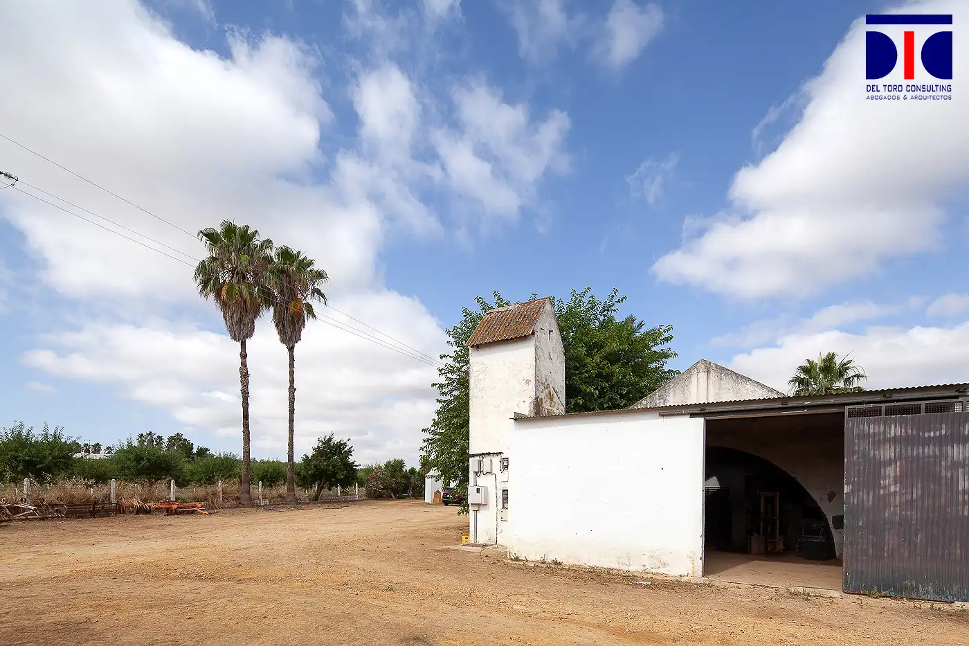 Vista exterior de Finca rústica en venta en Carmona con Jardín privado, Terraza y Piscina