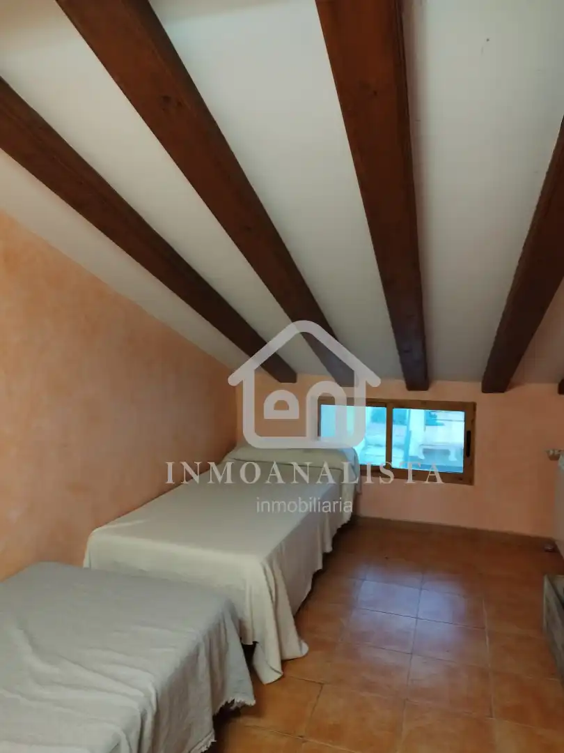 Schlafzimmer von Gebäude zur Miete in Cortes de Pallás