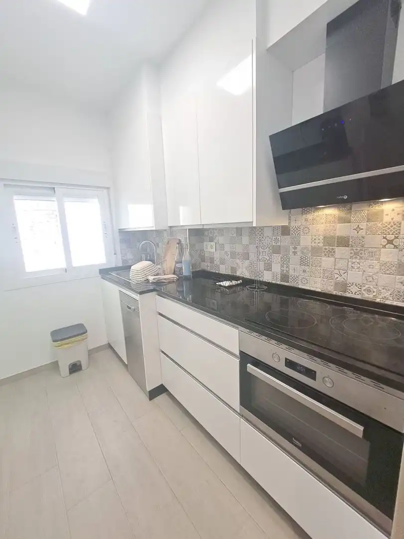 Cocina de Piso de alquiler en Granada con Aire acondicionado, Calefacción y Balcón