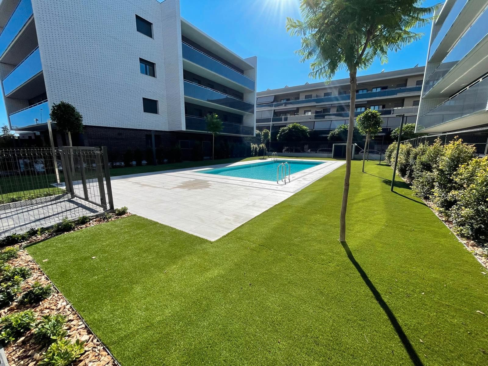 Piscina de Pis de lloguer en El Prat de Llobregat amb Aire condicionat, Calefacció i Forn