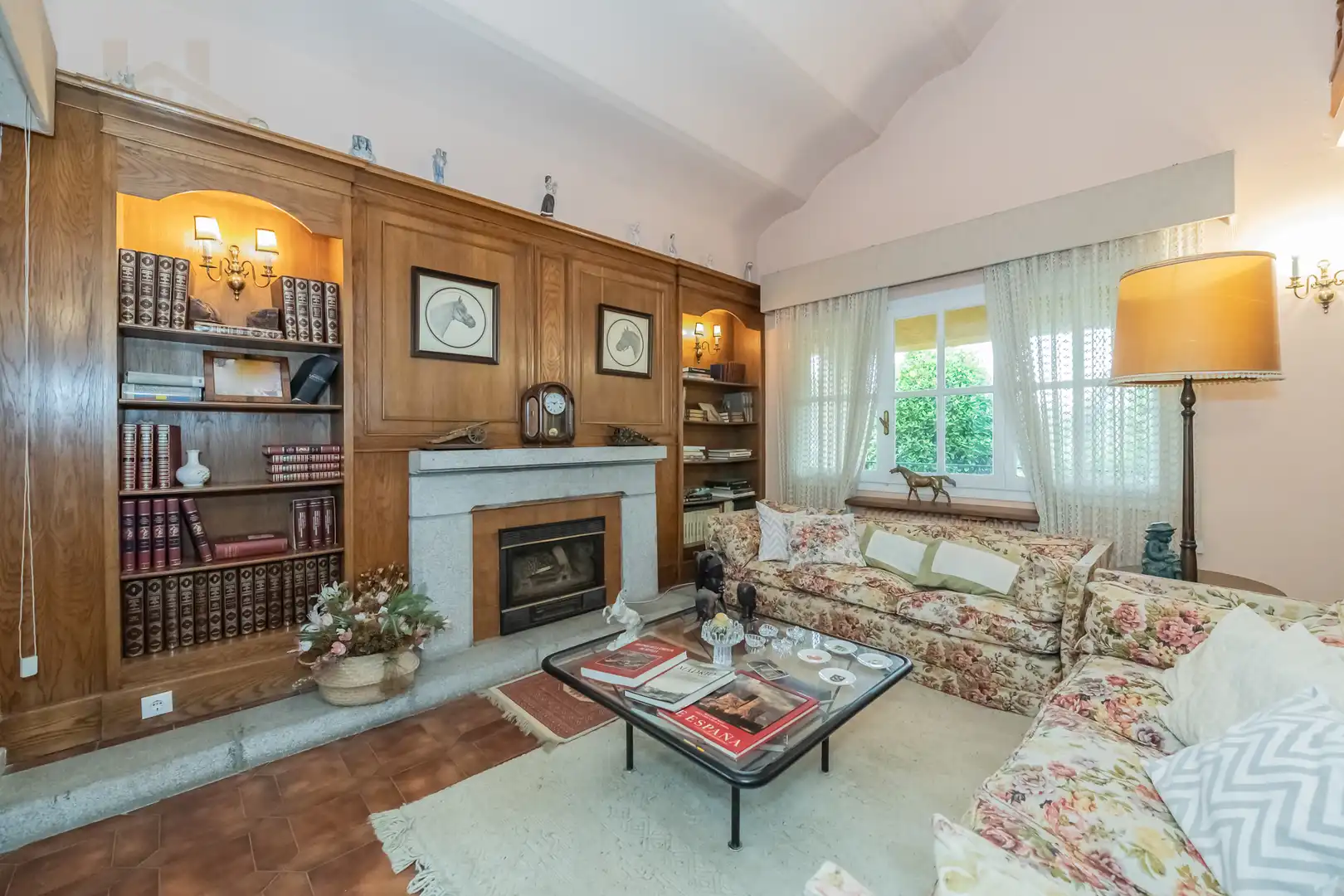 Sala de estar de Casa o chalet en venta en Tres Cantos con Aire acondicionado, Calefacción y Jardín privado
