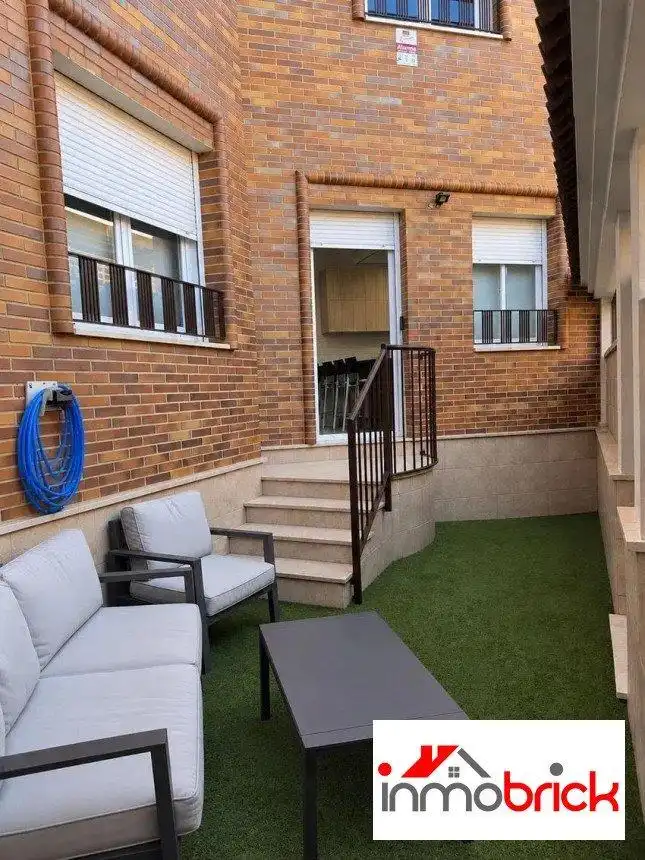 Casa con piscina in vendita a Jardin Lucena