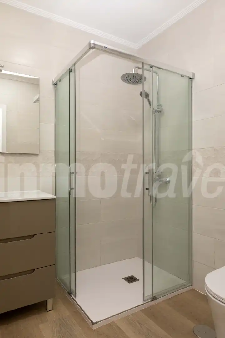 Bathroom of Flat for rent in Sanxenxo  with Heating, Parquet flooring and Furnished