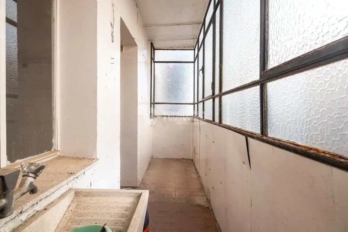 Piso en venta en Granada con Balcón