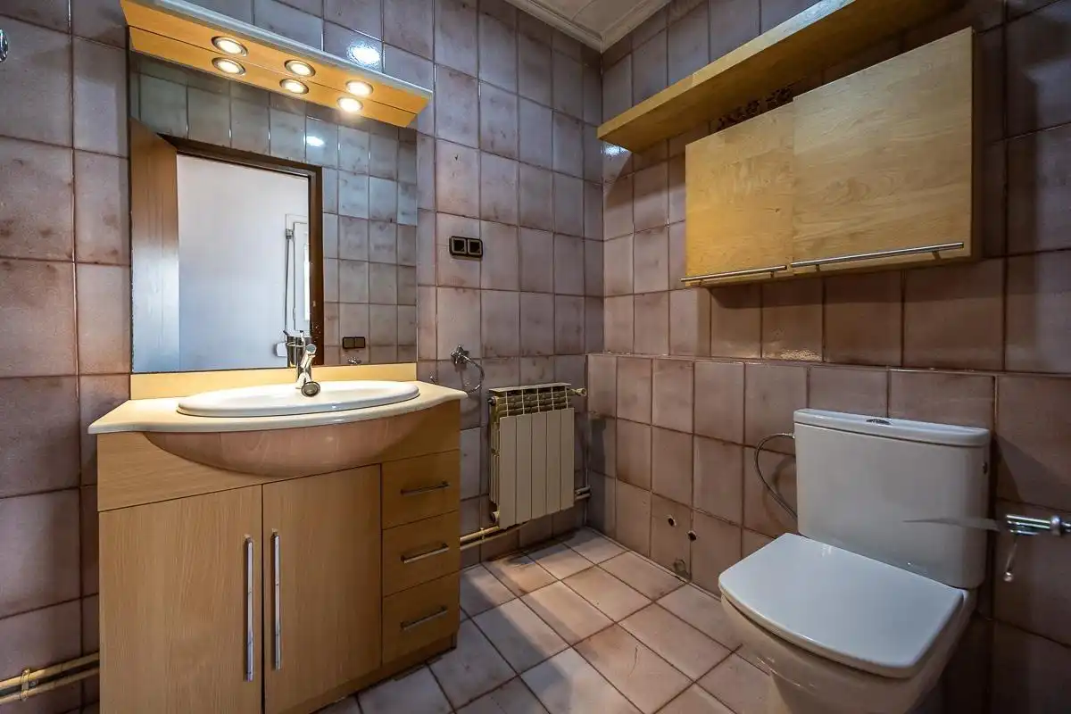 Bathroom of Attic for sale in Sabadell  with Heating and Terrace