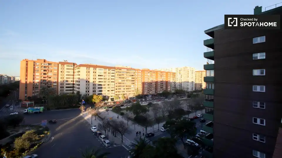 Exterior view of Flat for rent in Valencia  with Air Conditioner, Heating and Furnished