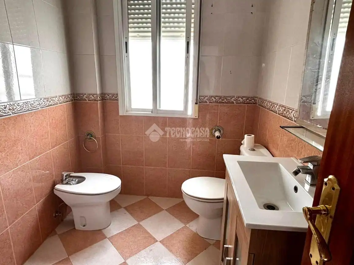 Bany de Pis en venda en Jódar amb Aire condicionat, Terrassa i Balcó