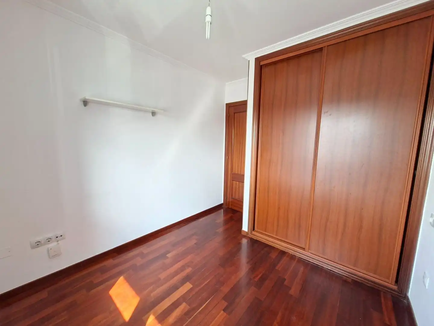 Schlafzimmer von Wohnungen zum Verkauf in Vilagarcía de Arousa mit Parkett