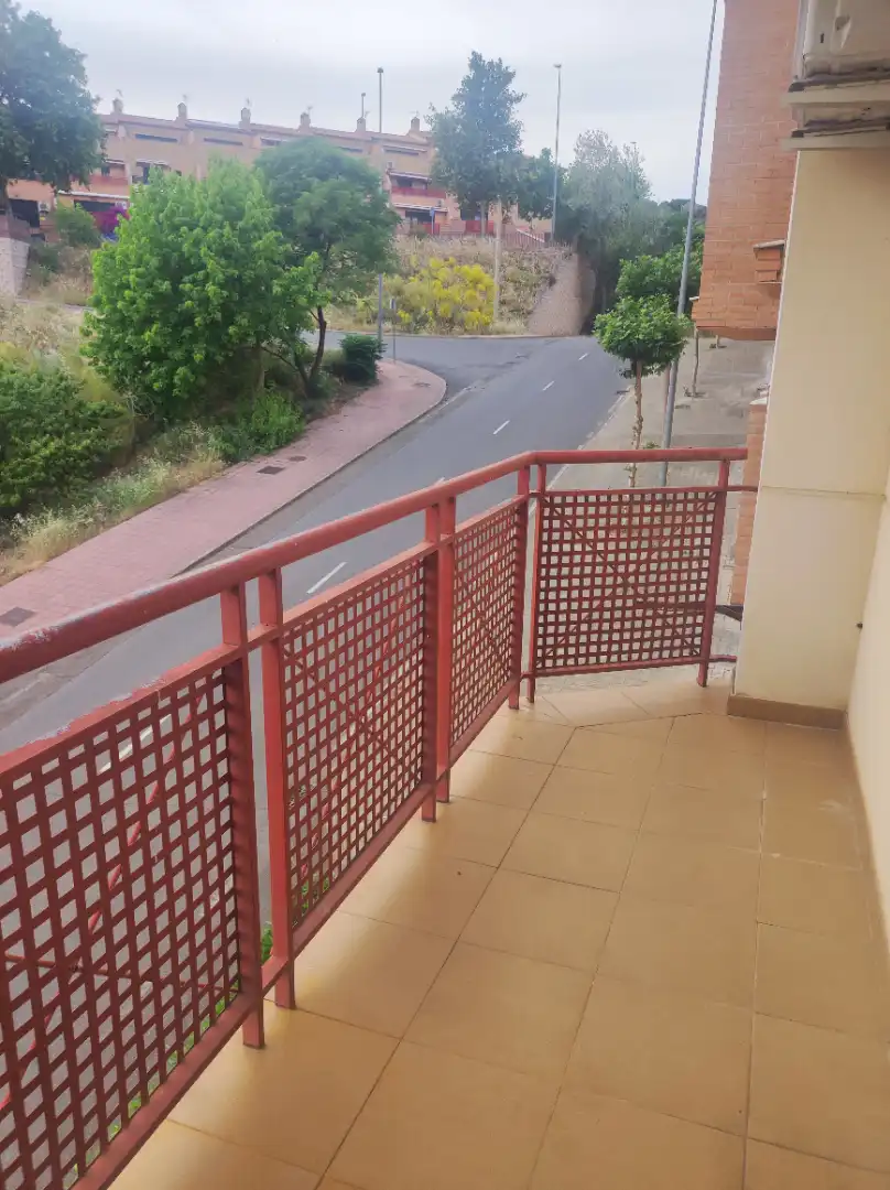 Terrasse von Wohnungen zur Miete in Plasencia mit Klimaanlage, Heizung und Möbliert