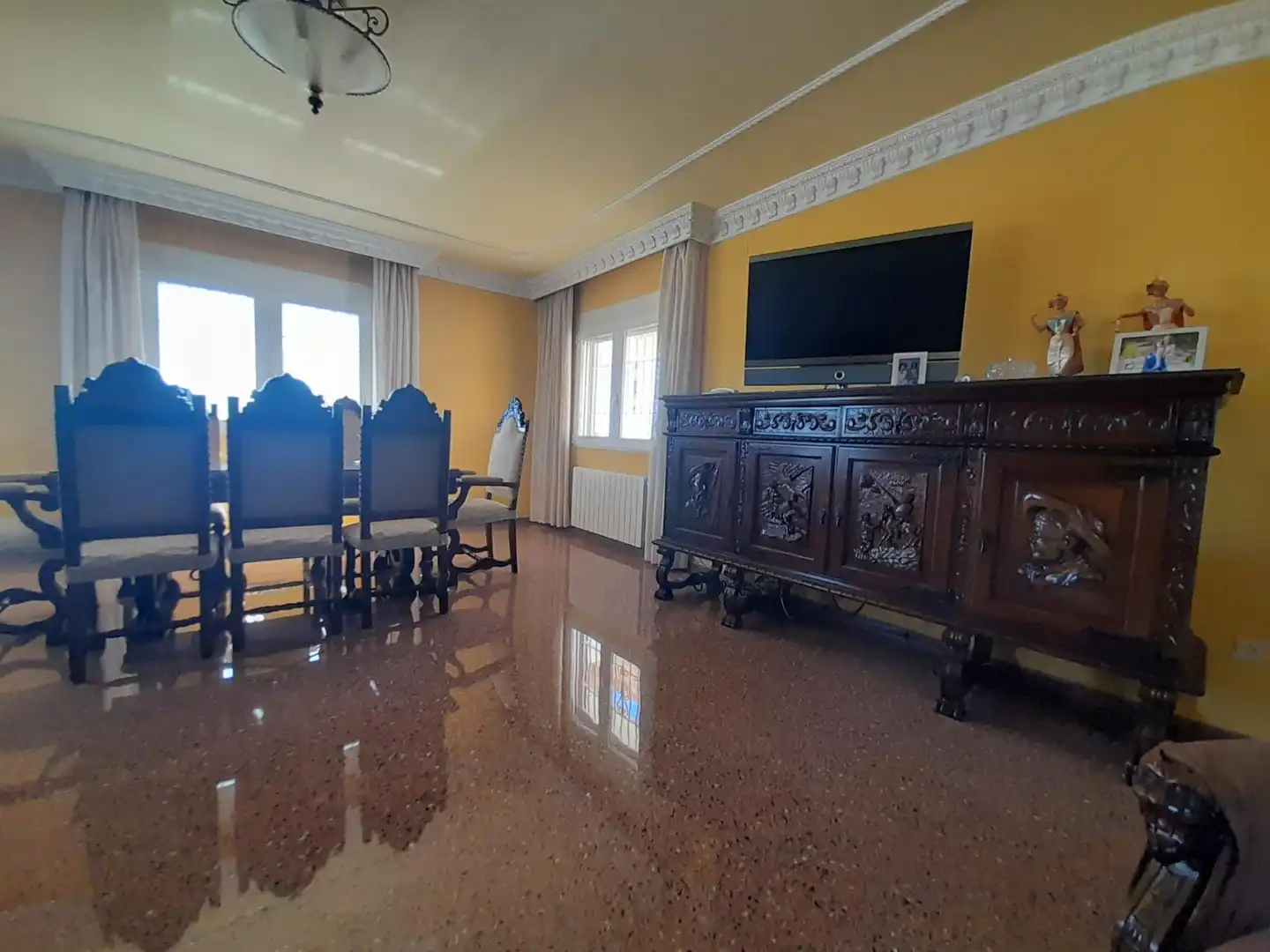 Sala d'estar de Casa o xalet en venda en Alicante / Alacant amb Calefacció, Jardí privat i Terrassa