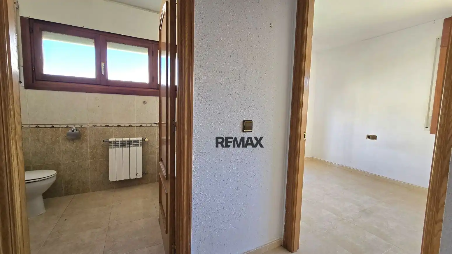 Detached house with garden for sale in Calle CL ISAAC ALBENIZ, imagen 13