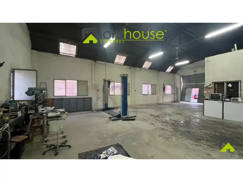 Nave industrial en venta en Lorca