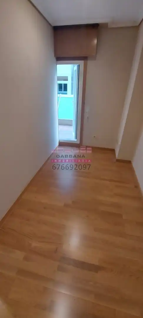 Flat for rent in Rúa de Urzáiz, Centro - Areal