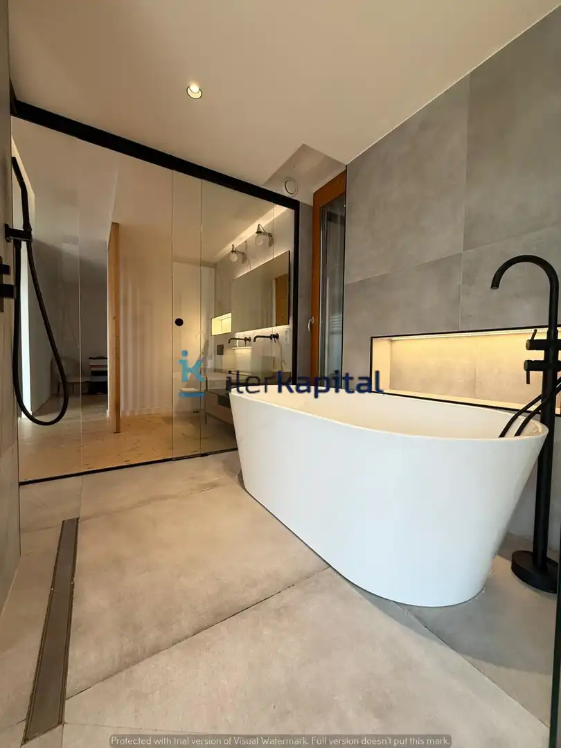 Bathroom of Houses for sale in Lleida  with Air Conditioner, Heating and Private garden