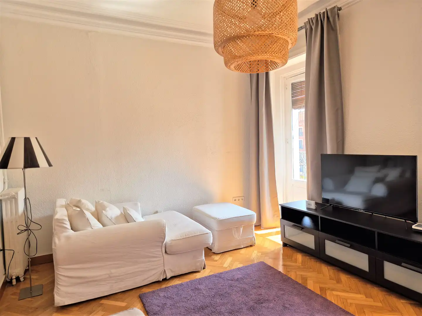 Living room of Flat for rent in Madrid  with Air Conditioner, Heating and Furnished