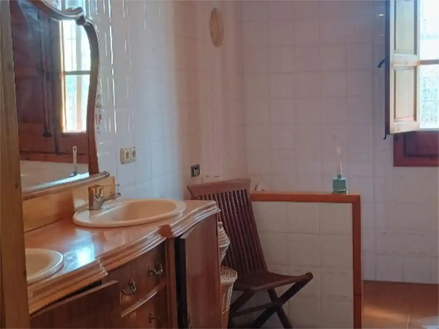 Baño de Piso en venta en Albentosa con Jardín privado, Trastero y Amueblado