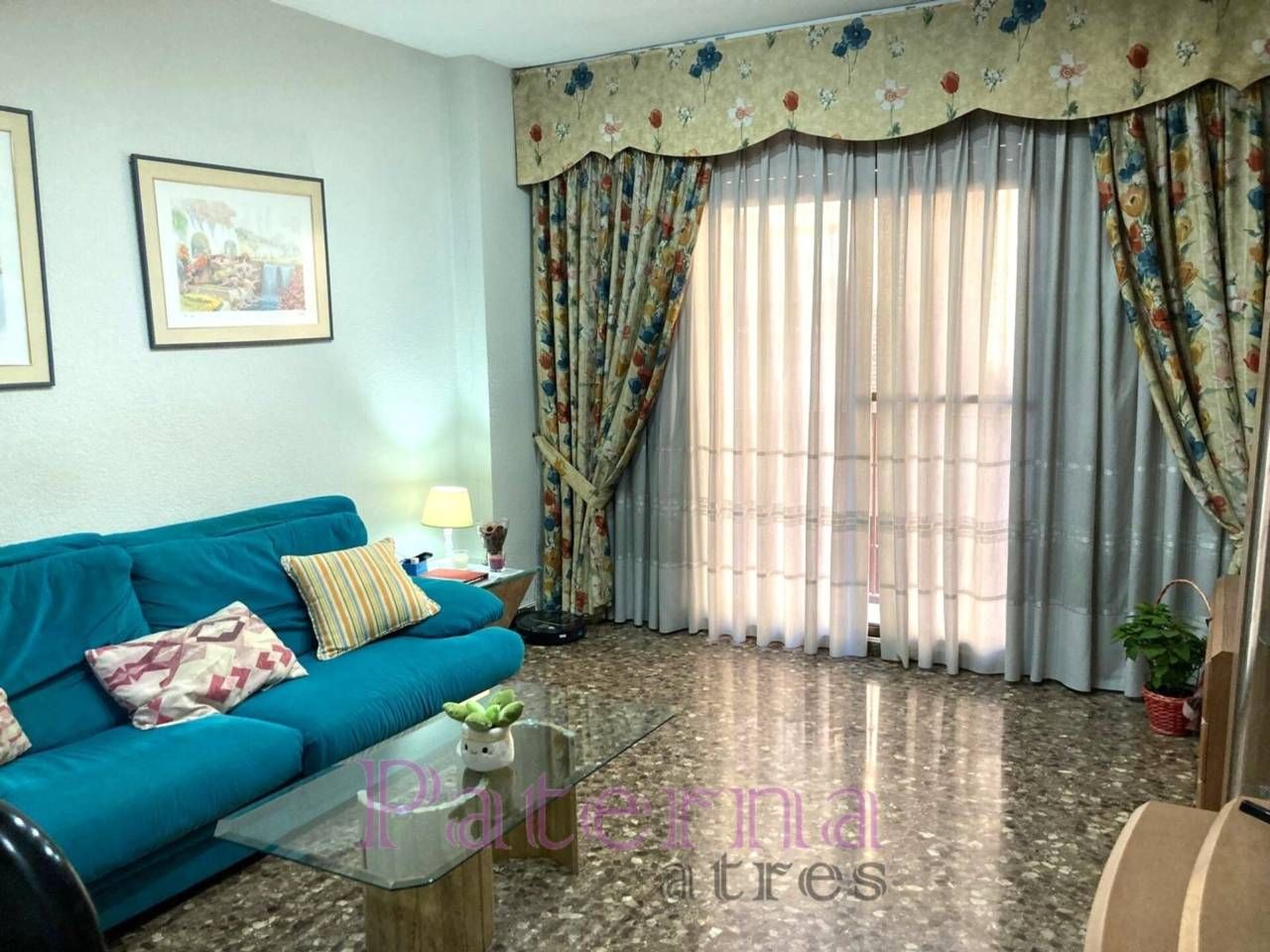 Sala de estar de Piso en venta en Paterna con Aire acondicionado y Balcón